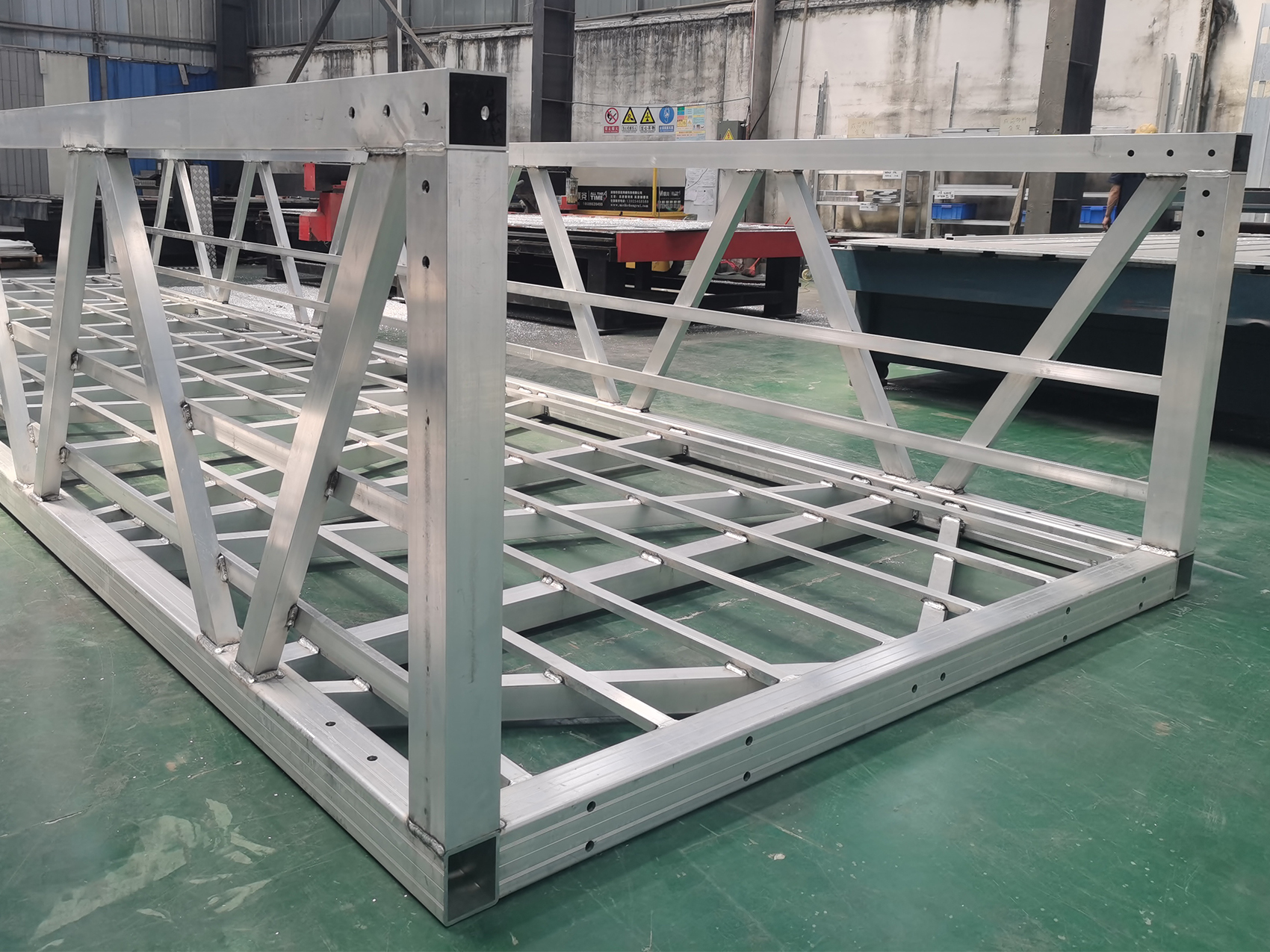 Aluminum pedestrian bridge